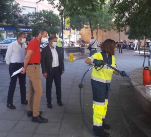 ©Ayto.Granada: EL AYUNTAMIENTO INTENSIFICA ESTE VERANO LAS LABORES DE LIMPIEZA EN LA CIUDAD CON LA RECUPERACIN DE LAS BRIGADAS DE BALDEO 